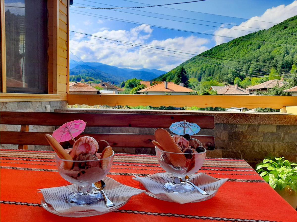 Kovacha Guest House Raduil Экстерьер фото