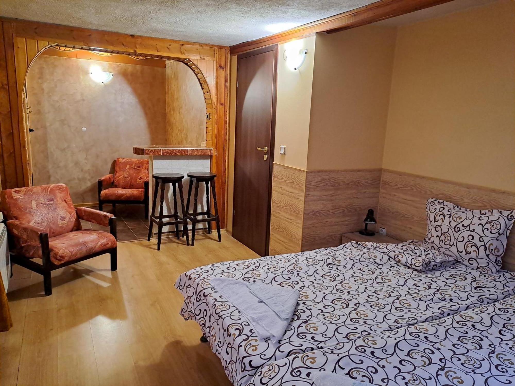 Kovacha Guest House Raduil Экстерьер фото